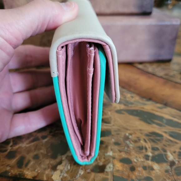 Love Cream and Green Women's Wallet - Picture 2 of 7